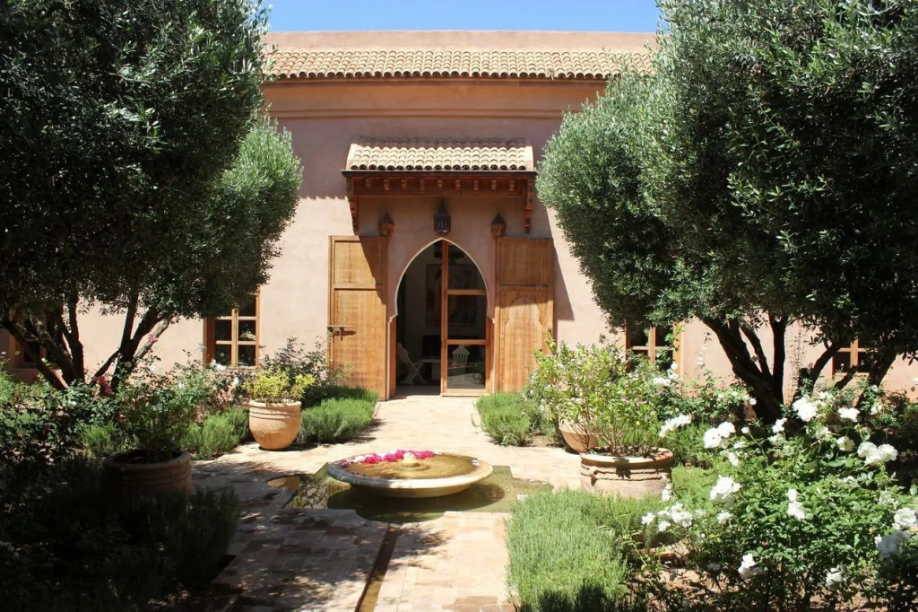 Palais Claudio Bravo