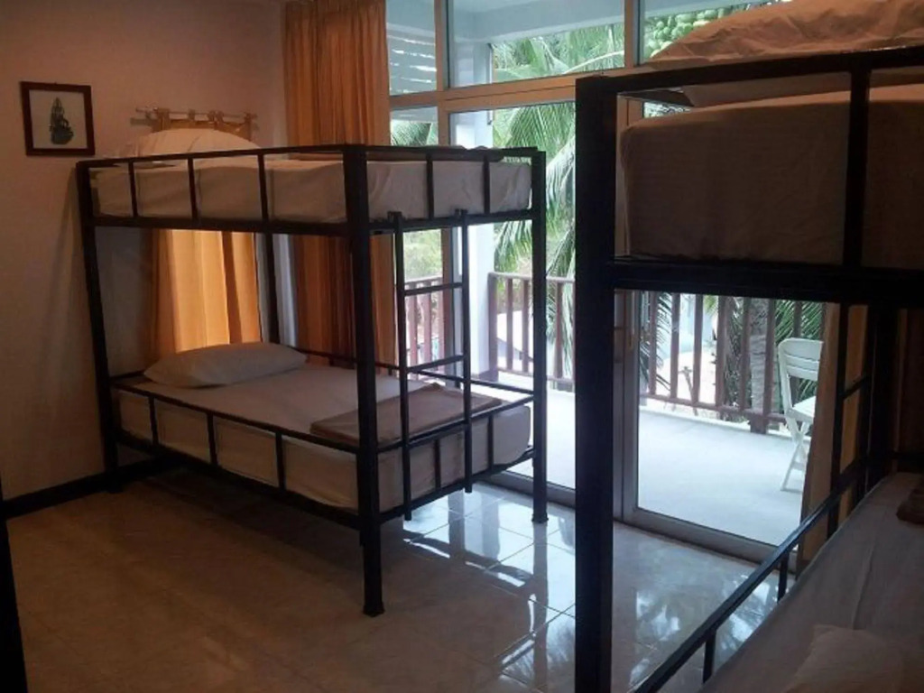 Baan Tai Backpackers