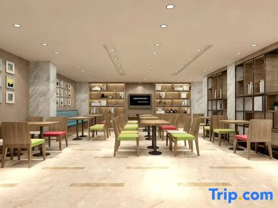 Pinshang Hotel (Jinqiao Bus Station Subway Station)