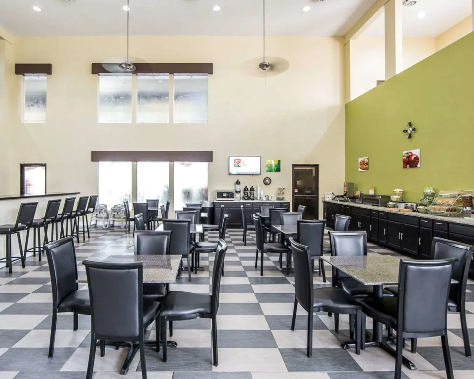OYO Hotel Knoxville TN Cedar Bluff I-40