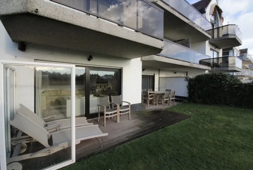 Apartment in Het Zoute Near Beaches