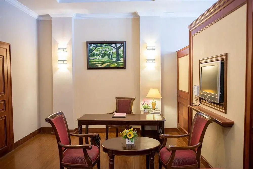 Junius Boutique Hotel