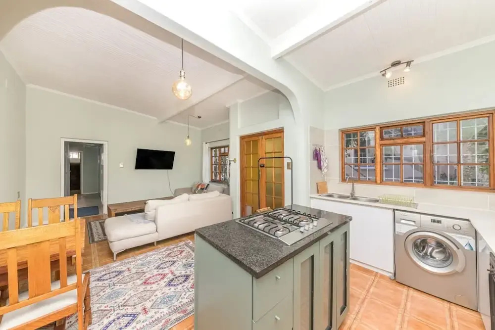 Beachside 2BD Home in the Heart of Sea Point!