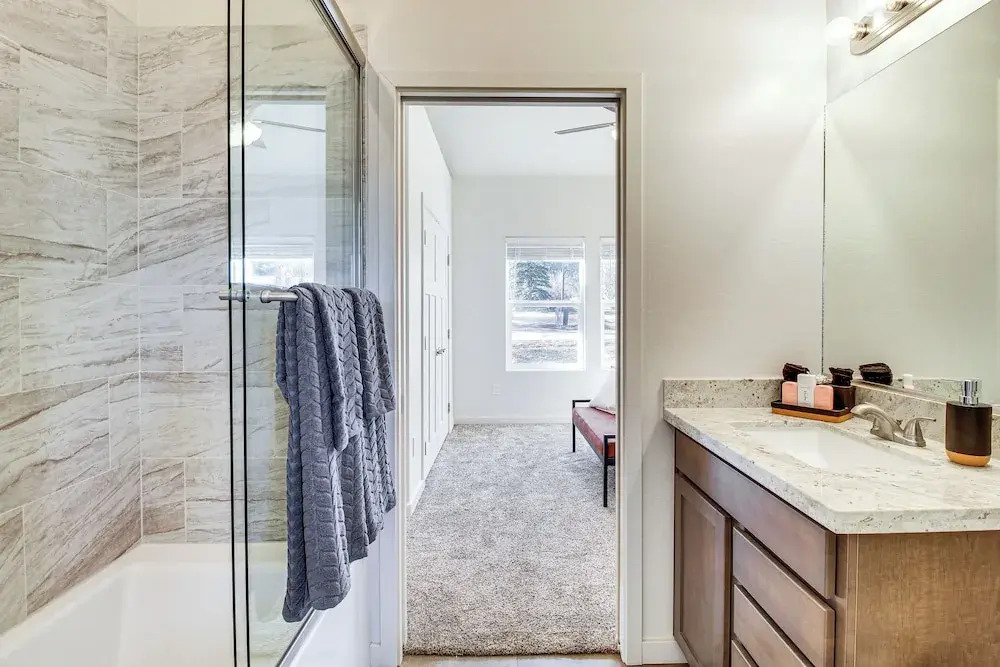 Lakeside Vacation Rental: 4 Mi to Show Low Lake!
