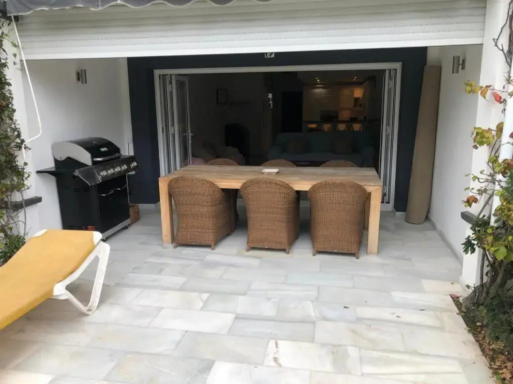 Frontline Aloha Golf Townhouse for a family minutes from Puerto Banus Marbella and Best Beaches
