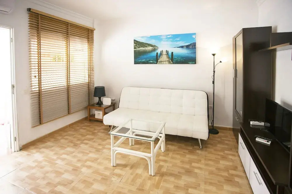 Center & White Town Apartment