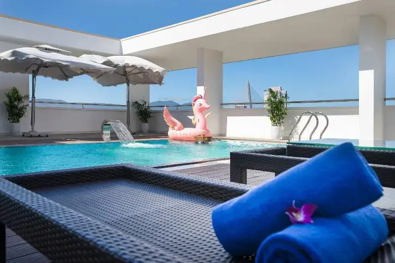 Lamanga Hotel & Suites Danang