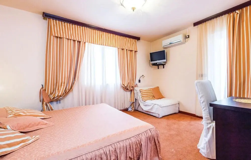 Gorgeous Home In Metajna
