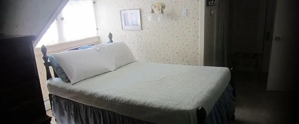 Inn at Neshobe River