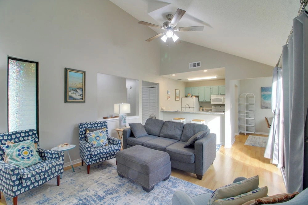 Sun, Surf & Sand in Fort Walton Beach! Cozy Condo