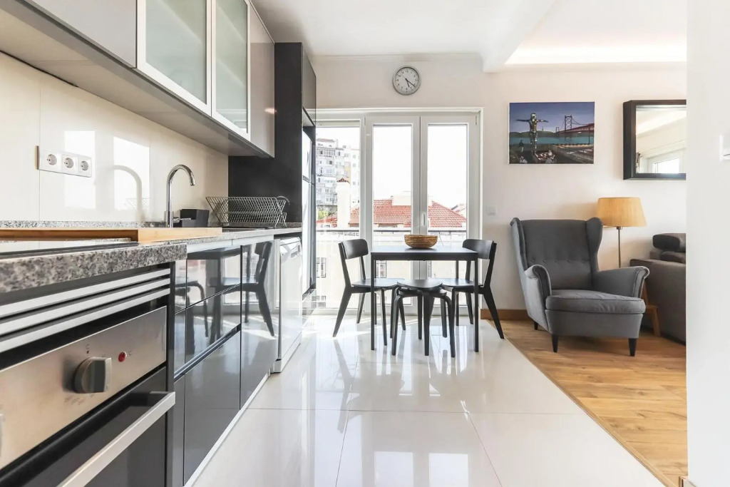 Apartment 66