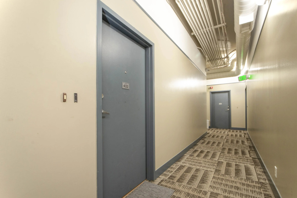 HUGE 2 Bedroom historic loft | Downtown Denver