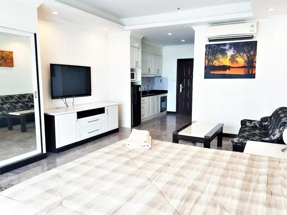 30th Floor Beach Condo With Stunning sea Views