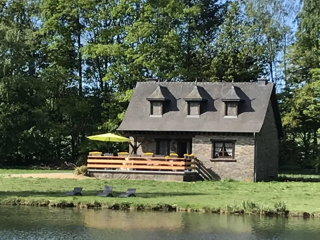House in the countryside on a large estate with private lake