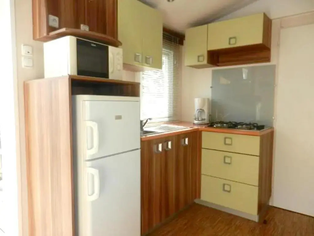 Bungalow de 3 chambres avec piscine partagee et terrasse amenagee a Trogues