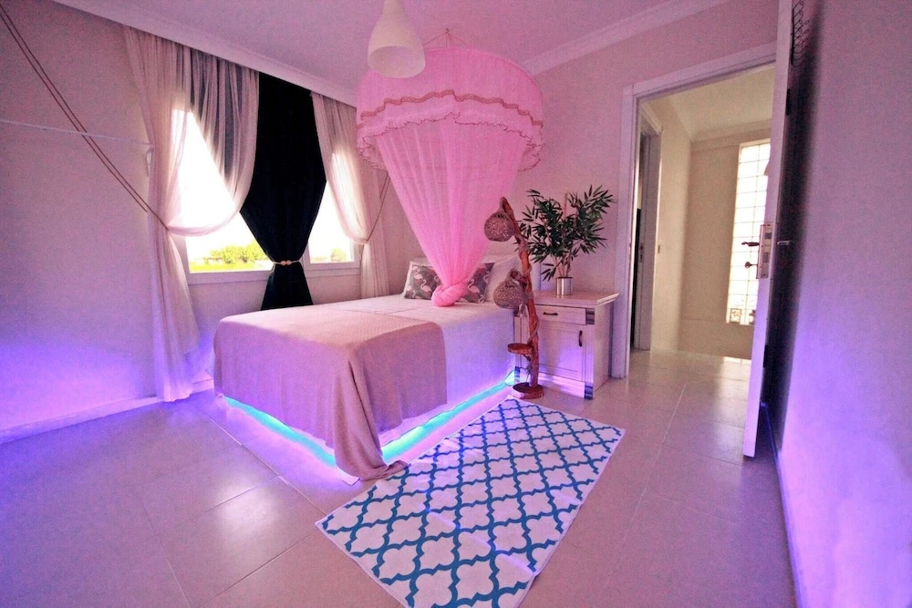 Family Friend Villa Pool 3b 1 Alacati Cesme