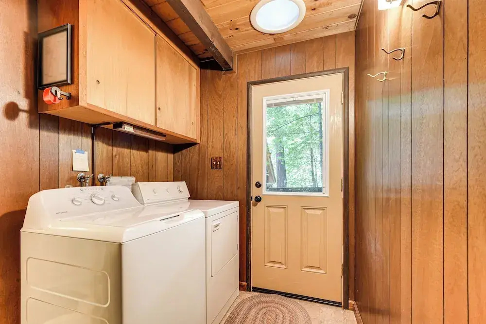 Beach Access, Furnished Deck & Grill: Arnold Cabin