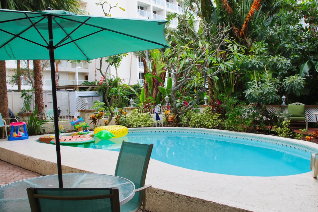 Treasure Island Beach Retreat Sleeps Up To 13