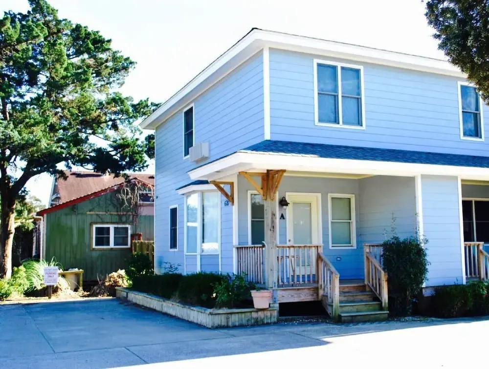 Located In Ocracoke Ge Within Walking Distance Of The Harbor, Shops And Restaurants. 1 Bedroom Condo