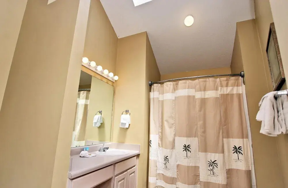 Pleasure Isle Villas 30B by Youngs Suncoast