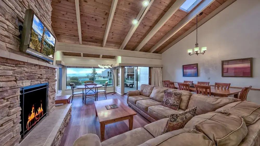 628 Lake View