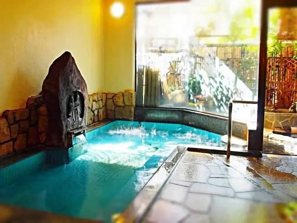 Chuo Hotel 中央ホテル