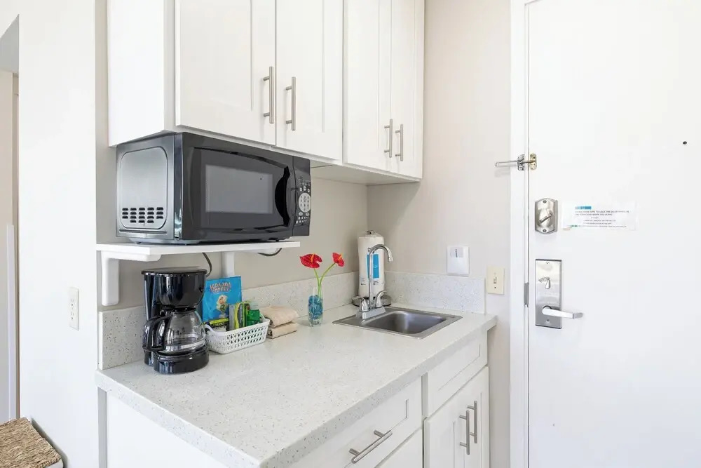 Cozy Studios at Aloha Surf Close to Waikiki Beach