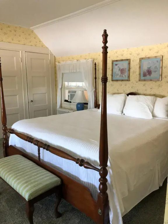 Sands Of Time Motor Inn & Harbor House