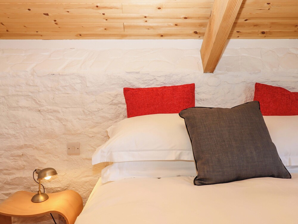 Dolphin Cottage