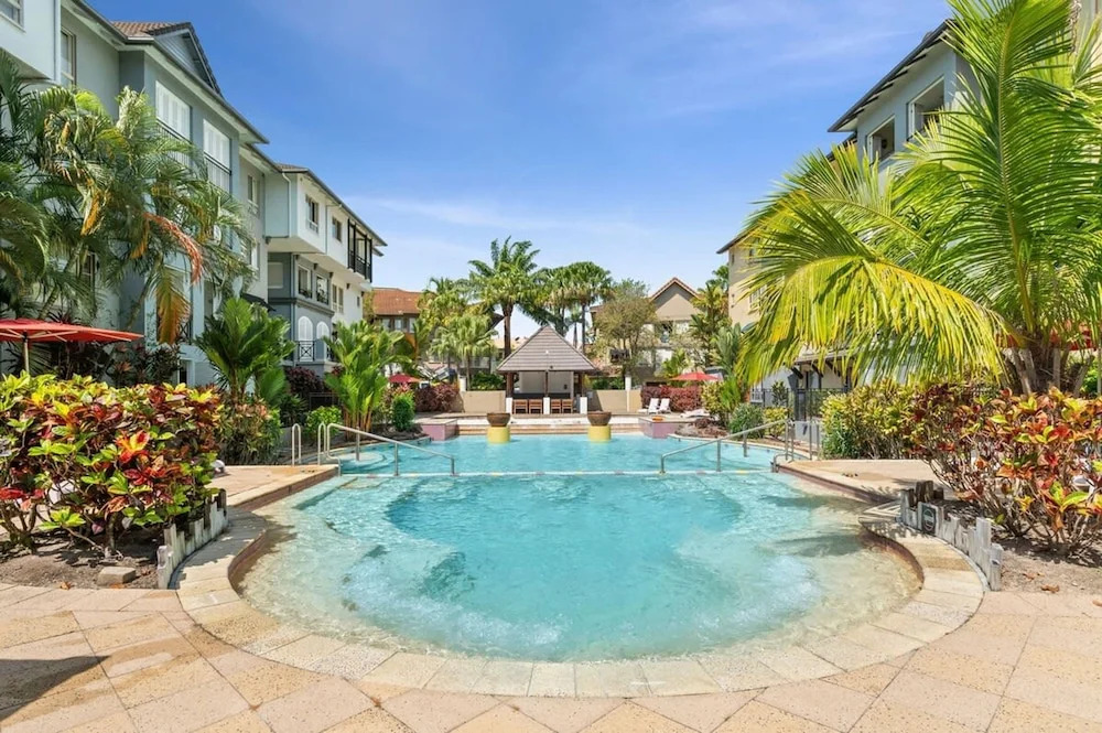 Reef Apartment Cairns - 4 Pools Resort BBQ