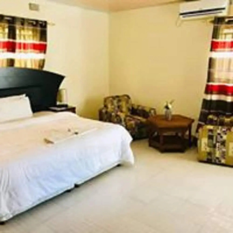 Moyo lodge