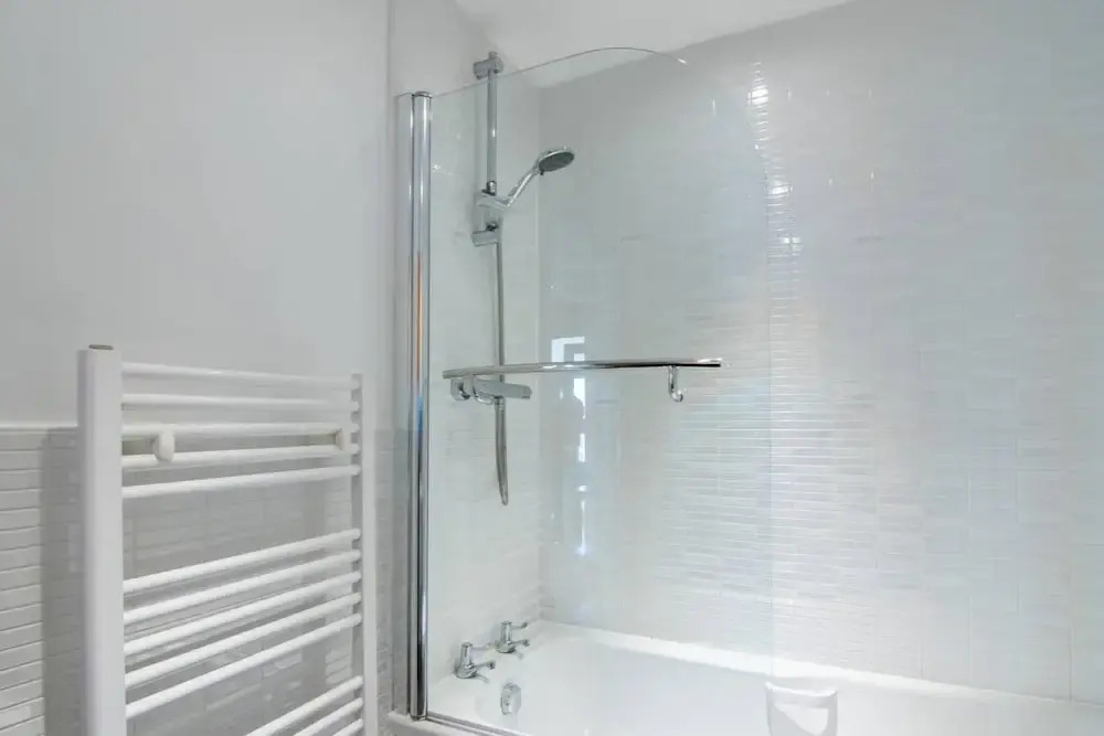 2 Bed Apartment near Hydro and SEC