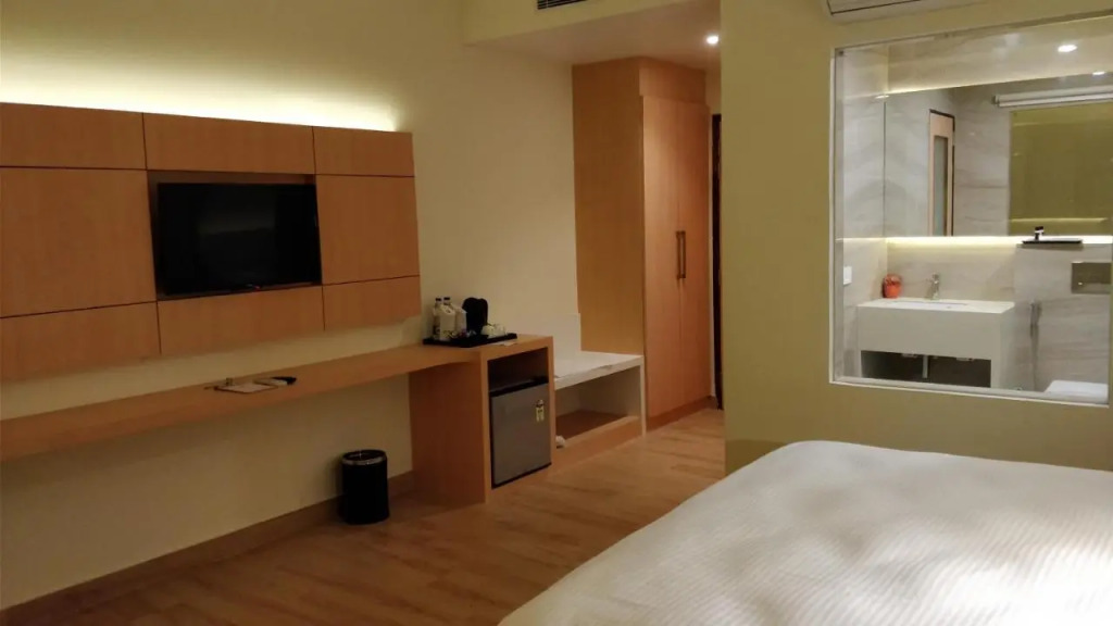 10 Park Street Hotel & Banquets