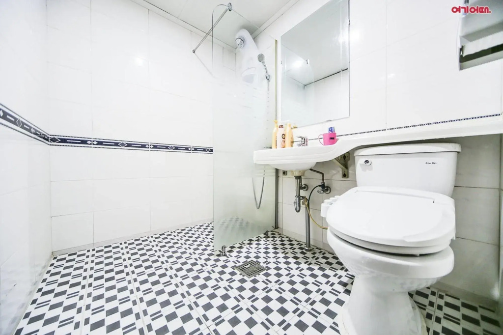 Goodstay World Hotel