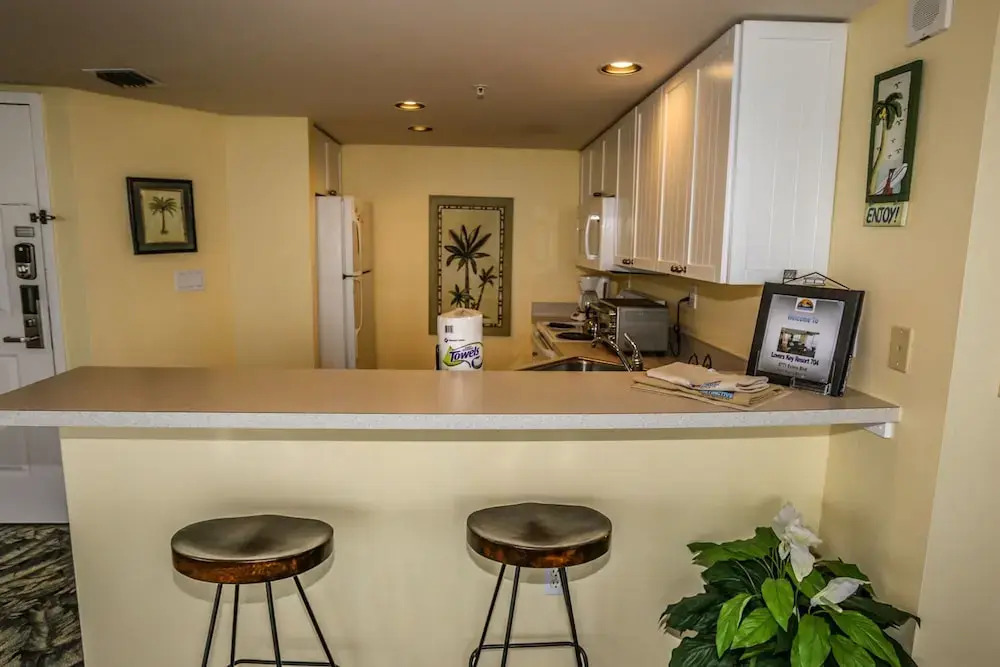 Lovers Key Resort 704
