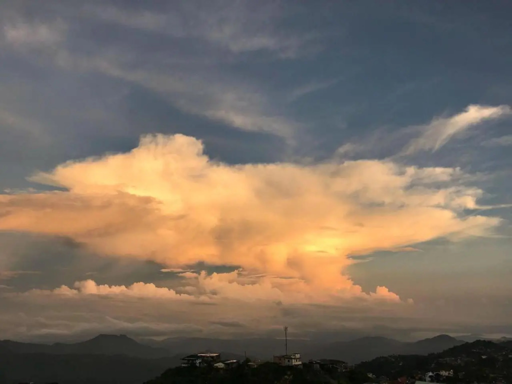 Vacation House in Baguio with Amazing Sunset Views