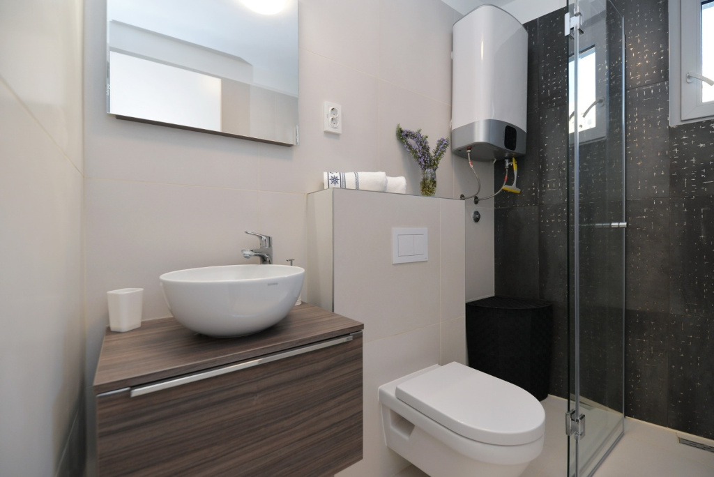 Apartment Nata - free parking A1 Murter, Island Murter