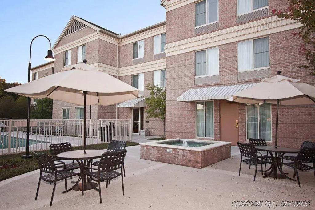 Hilton Garden Inn Addison