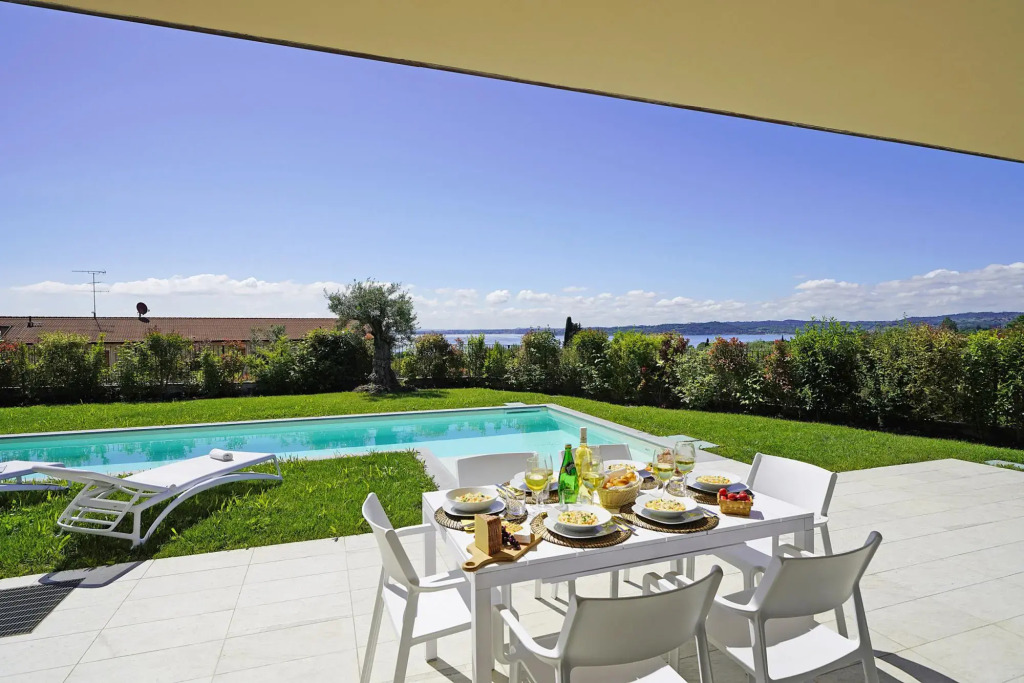 Villa Ester - P.IVA in Moniga del Garda