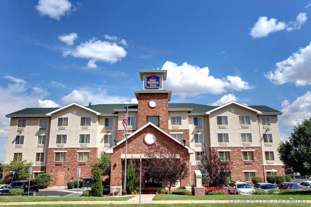 Best Western Plus Gateway Inn & Suites - Aurora