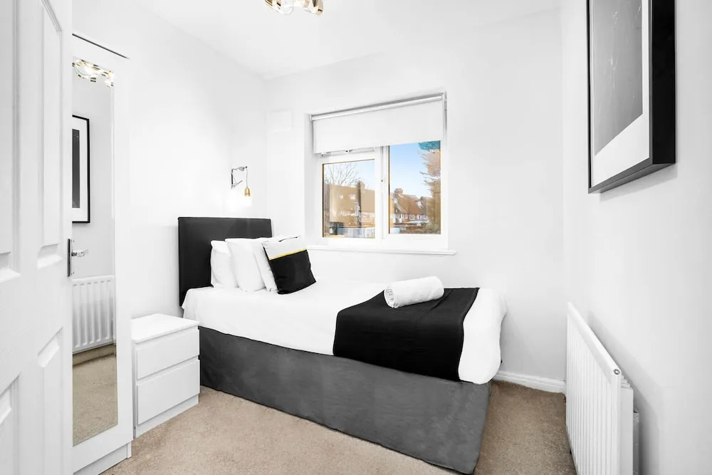 Large Family House With Garden Close to Birmingham