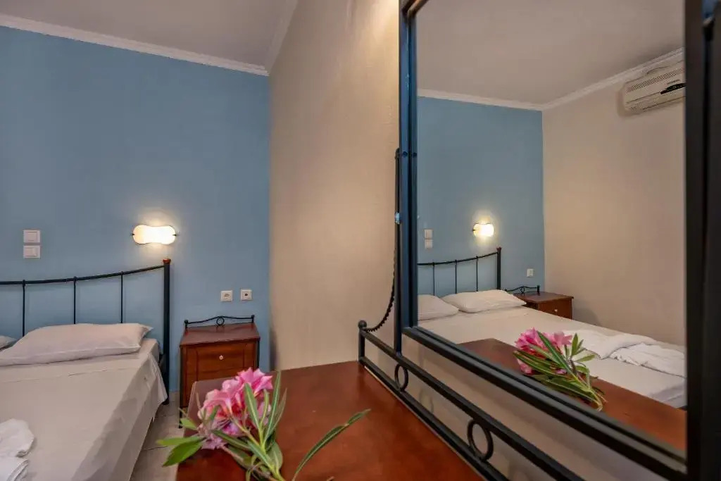 Tsiolis Studios & Apartments