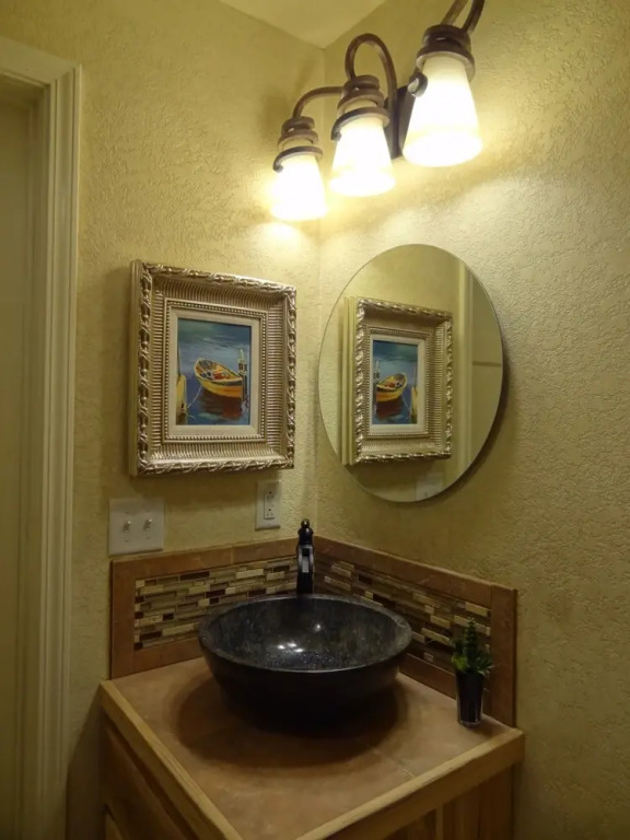 A2 - Poolside King Cabana with full kitchen, king bed, sleeper sofa and pool access