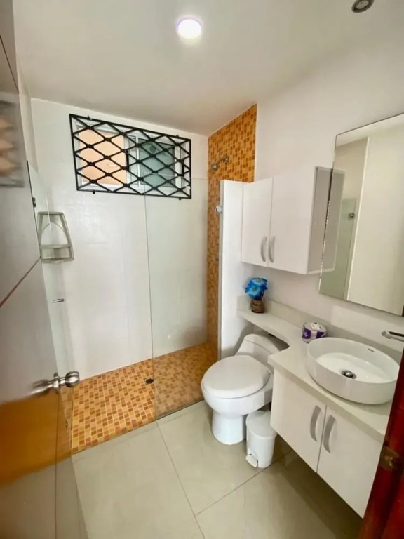 2 Bedroom Beachfront Apartment 2p1-al2 With Pool And Wifi