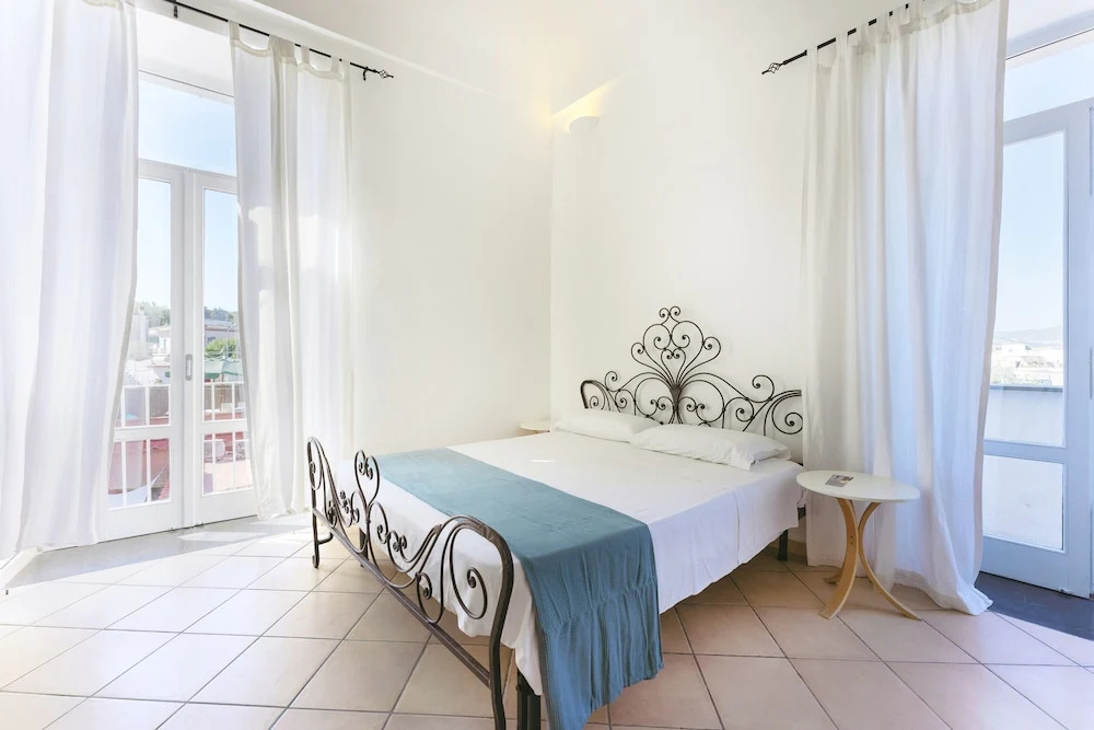 Le Grand Bleu - Gioia Apartments