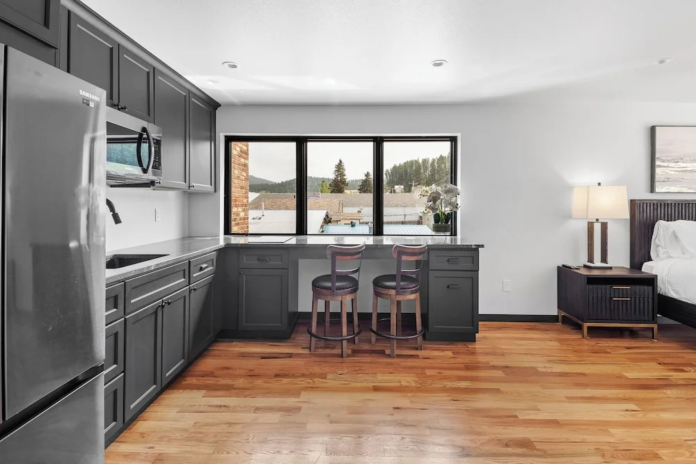 McGregor & Main - Luxury Lofts