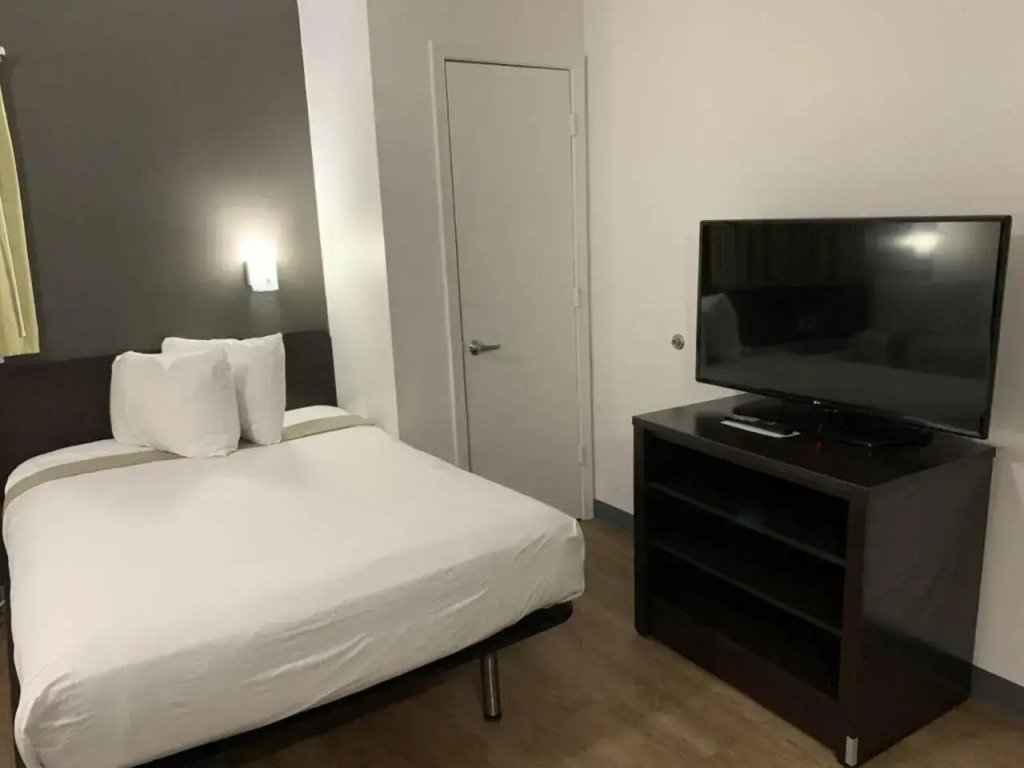 Studio 6 Extended Stay - Hampton, VA - Langley AFB Area
