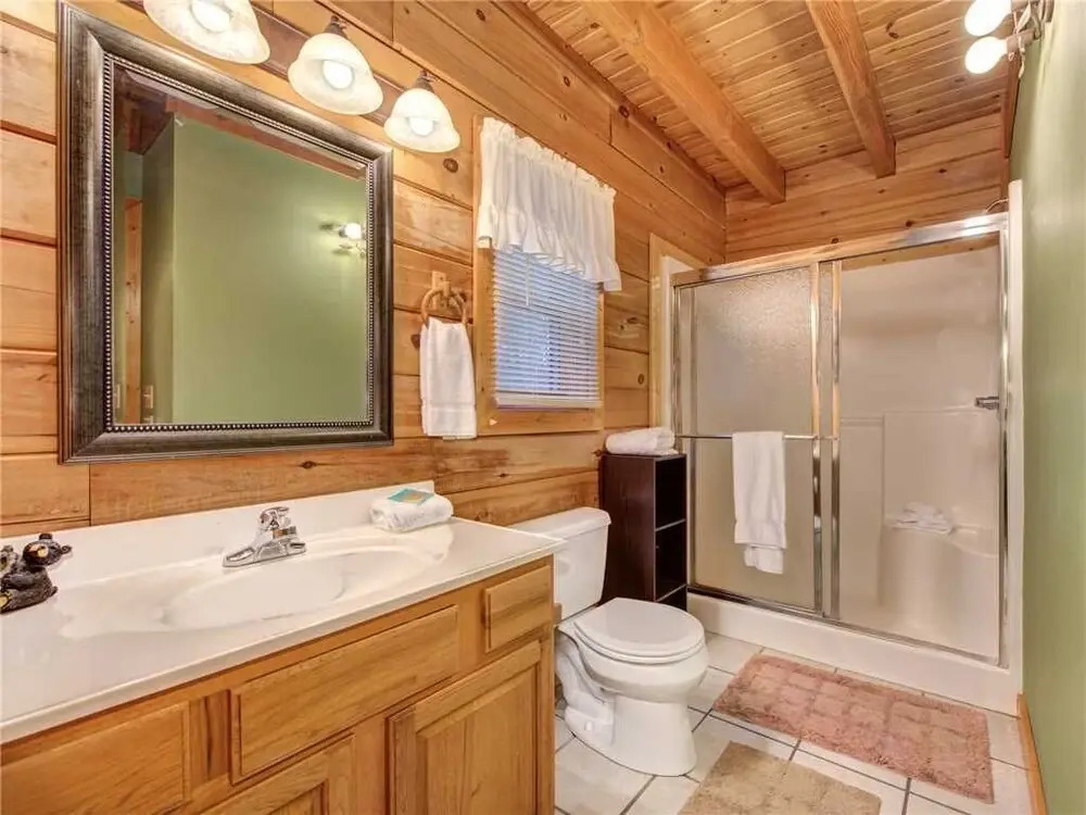 Dew South 2 Bedroom Home with Hot Tub