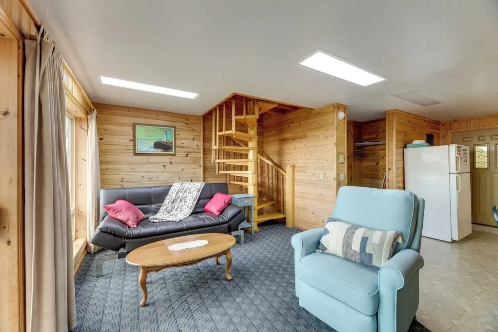Sanderling Sea Cottages, Unit 3 w/ Private Balcony