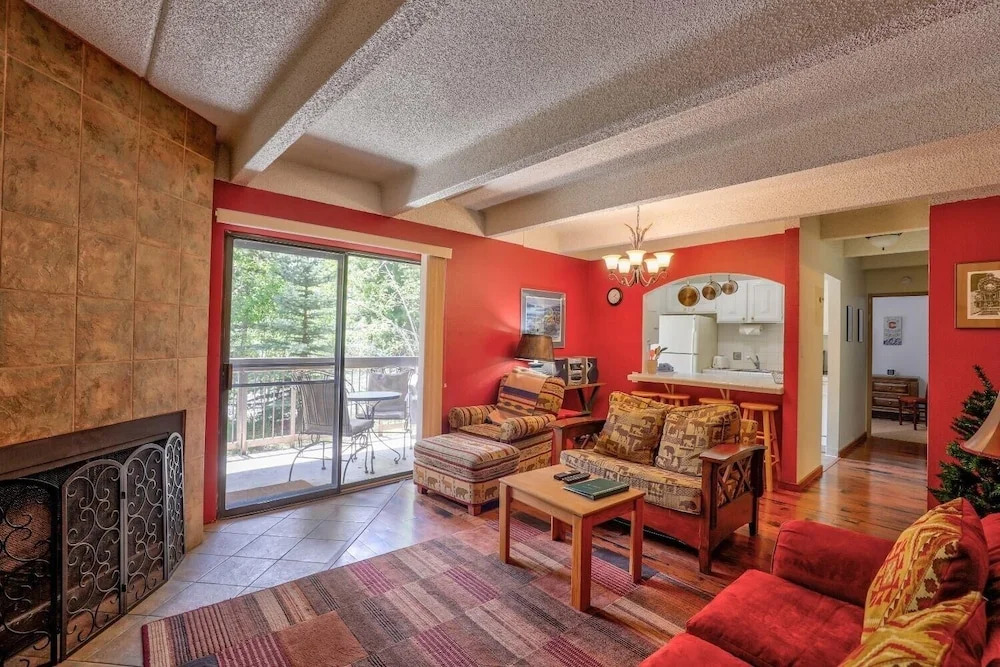 Ten Mile Island 2 Bd Plus Den - 3 Br condo by RedAwning